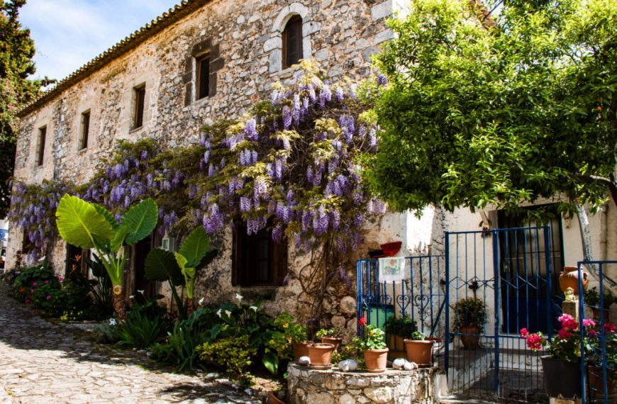 Exploring Kardamyli and Making Connections