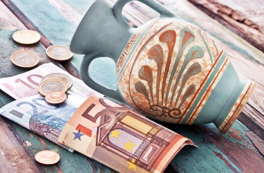 Travelling Around Greece on a Budget – How to Live Frugally!