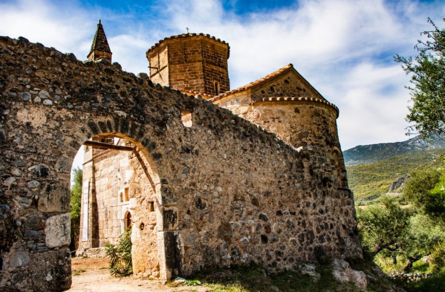 Exploring Kardamyli Old Town