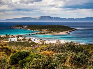 Day 2 of our Car Hire Challenge – Amir Ali Springs, Pharos and More!