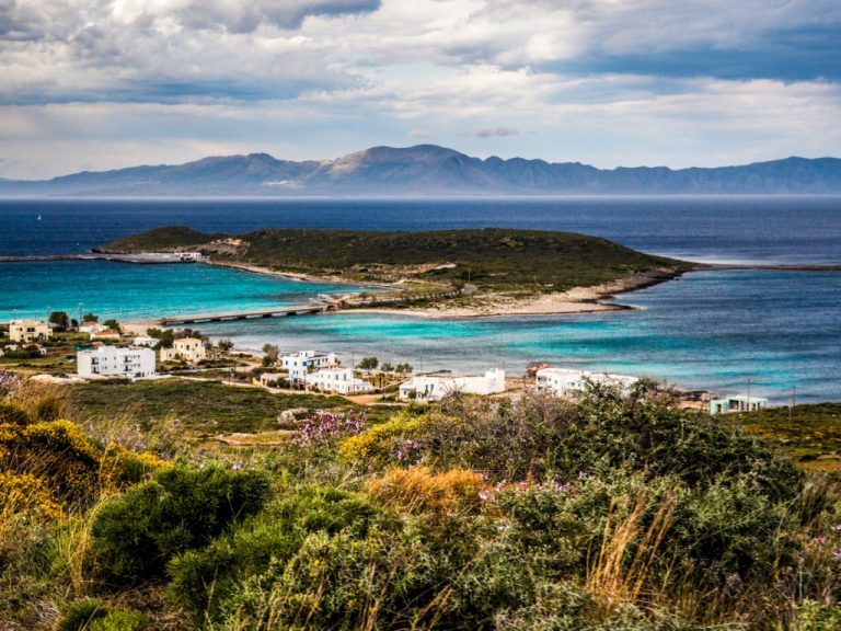 Day 2 of our Car Hire Challenge – Amir Ali Springs, Pharos and More!