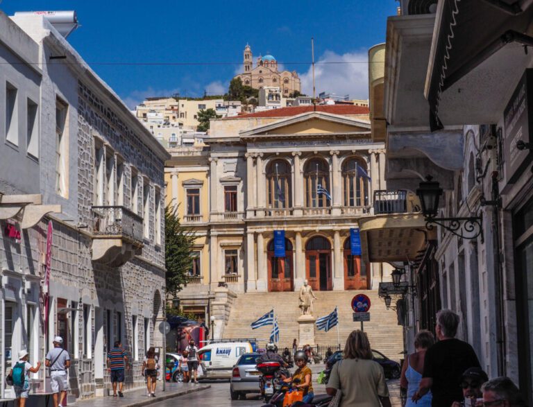 Arrival on Syros – Hurricane and a Mountain View