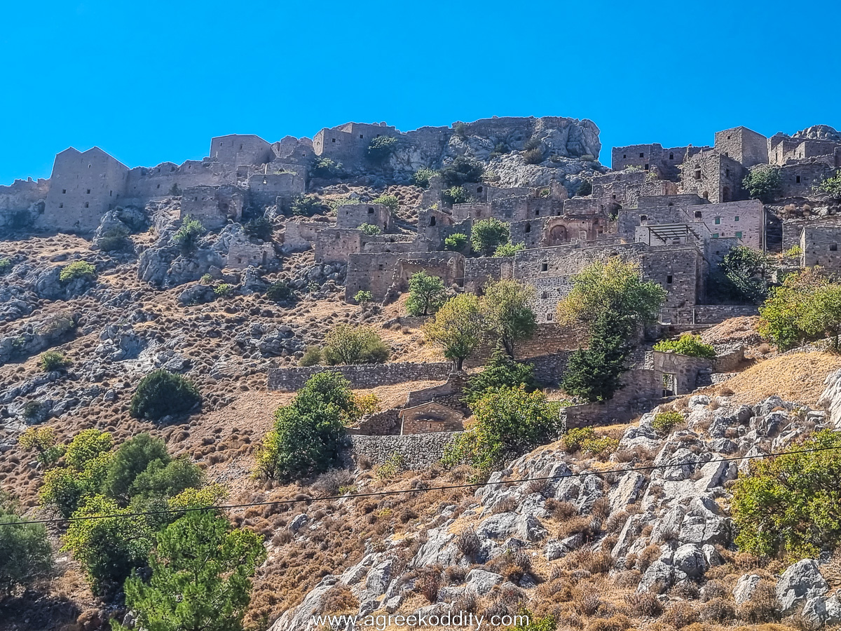 The Mountain Village of Anavatos by Bus – Chios