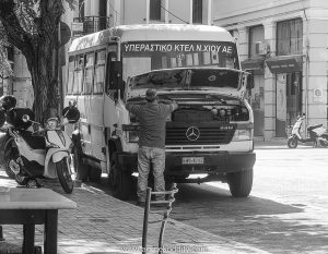The Cronky Old Bus to Avgonima!
