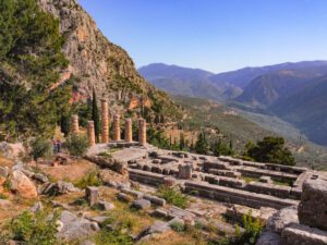 Delphi and Arachova Tour from Athens