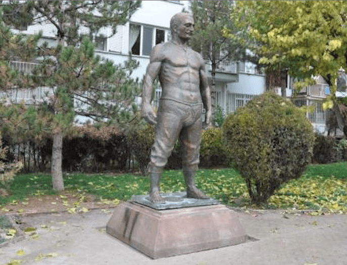 Kızılcıklı_Mahmut_Pehlivan_-_Eti_Park