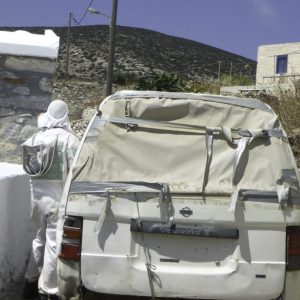 Iraklia 2015 - Delivering bees in Panagia