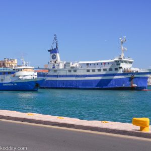 Oinoussai iii and
Psara Glory The Oinissoi III and the Psara Glor ferries moored at Chios Port
