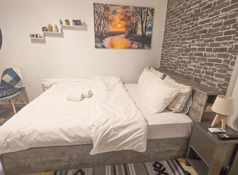 Central & Riverfront Room