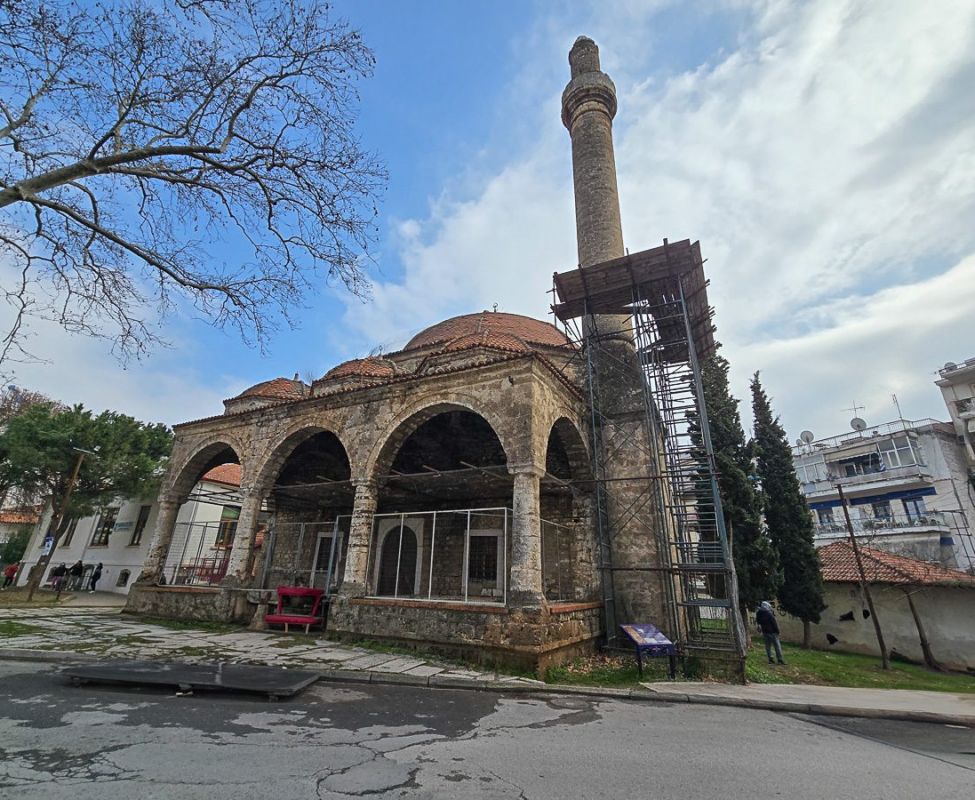 Yeni Tzami Mosque