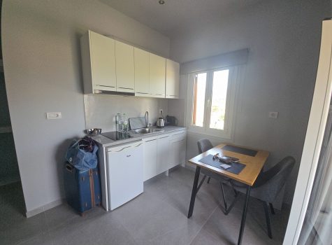 Mary's Apartments and Studios, Sami