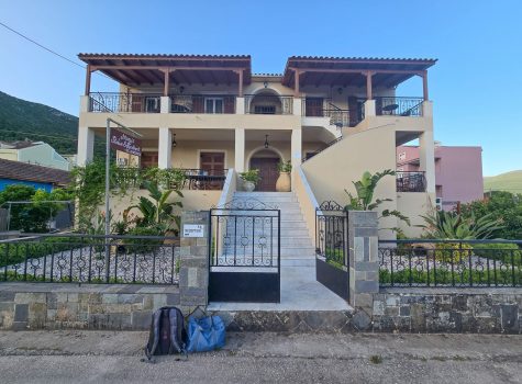 Mary's Apartments and Studios, Sami