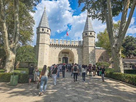 Topkapi Palace entrance
