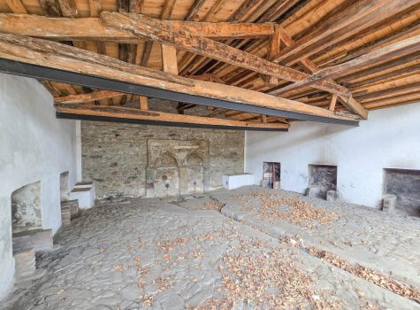 Ancient Plane Tree and Laundry in Eski Bademli Ancient Plane Tree and Laundry in Eski Bademli
