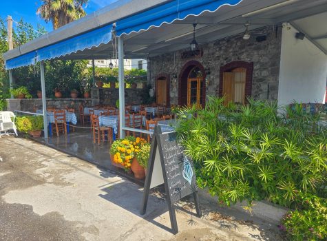 Plaza Taverna Sigri Plaza Taverna Sigri