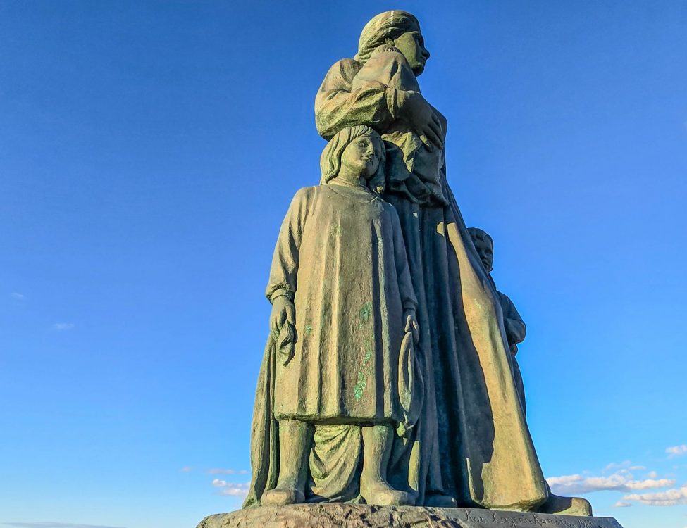 Asia Minor Mother (Mikrasiatissa Mana) Statue of Asia Minor Mother (Mikrasiatissa Mana)